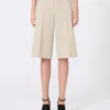 Bermudas em lona de lã, mohair e seda, cor areia Bermudas em lona de lã, mohair e seda, cor areia