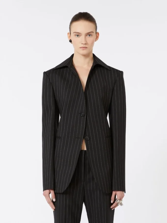 Blazer de gabardine elástica de corte justo, preto Blazer de gabardine elástica de corte justo, preto