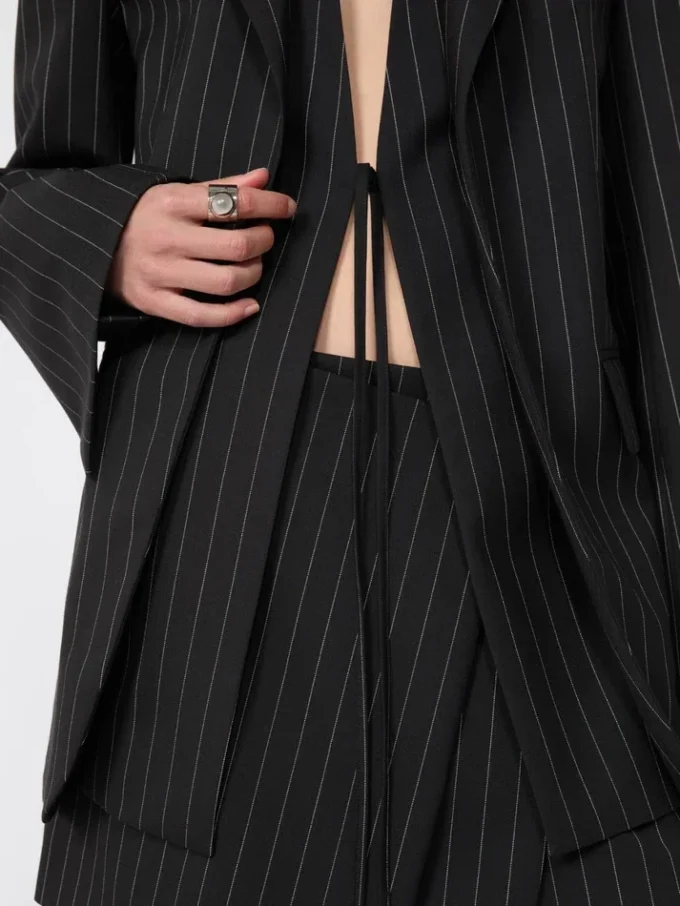 Blazer de gabardine às riscas, preto Blazer de gabardine às riscas, preto