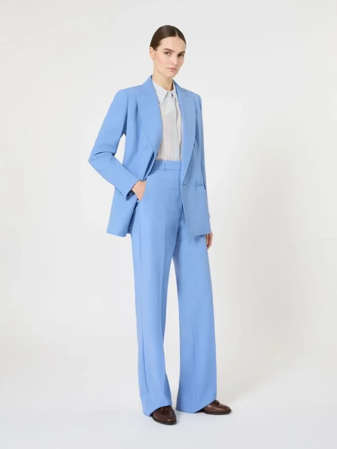 Blazer justo em crepe de lã, azul claro Blazer justo em crepe de lã, azul claro