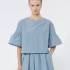 Blusa curta em tafetá de algodão, azul claro Blusa curta em tafetá de algodão, azul claro