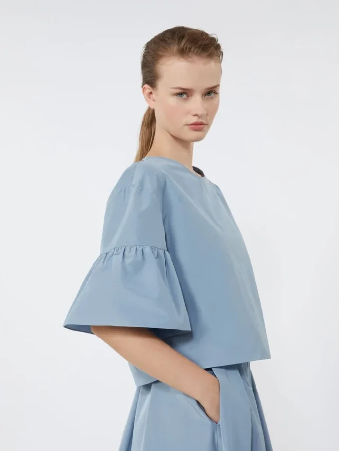Blusa curta em tafetá de algodão, azul claro Blusa curta em tafetá de algodão, azul claro