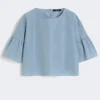 Blusa curta em tafetá de algodão, azul claro Blusa curta em tafetá de algodão, azul claro