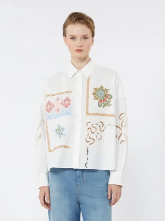 Blusa de algodão com renda e bordados, branca