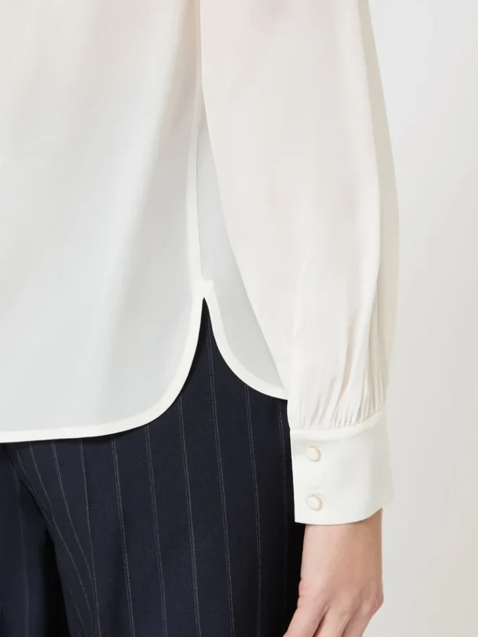 Blusa de seda com gola redonda, seda Blusa de seda com gola redonda, seda