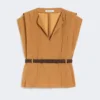 Blusa em cady com folhos, cor caramelo Blusa em cady com folhos, cor caramelo