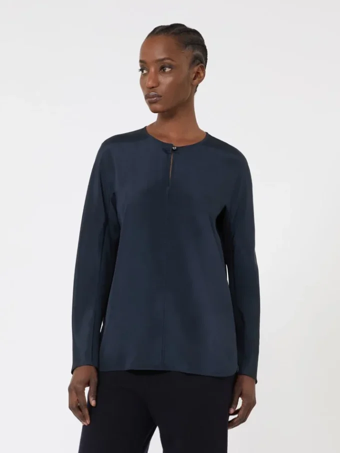 Blusa em crepe de seda, azul ultramar Blusa em crepe de seda, azul ultramar