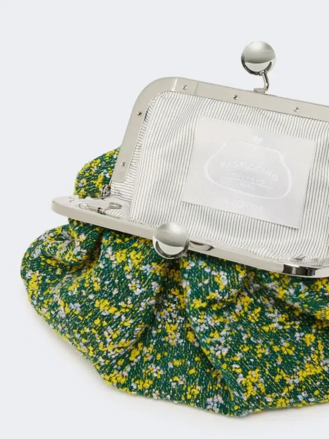 Bolsa Pasticcino pequena em bouclé de lã, verde Bolsa Pasticcino pequena em bouclé de lã, verde