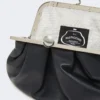 Bolsa Pasticcino pequena em pele de carneiro, azul ultramar Bolsa Pasticcino pequena em pele de carneiro, azul ultramar