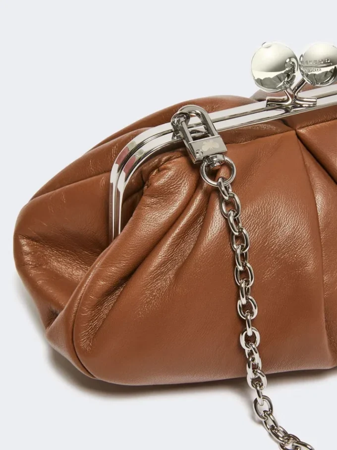 Bolsa Pasticcino pequena em pele de carneiro, cor tabaco Bolsa Pasticcino pequena em pele de carneiro, cor tabaco
