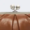 Bolsa Pasticcino pequena em pele de carneiro, cor tabaco Bolsa Pasticcino pequena em pele de carneiro, cor tabaco