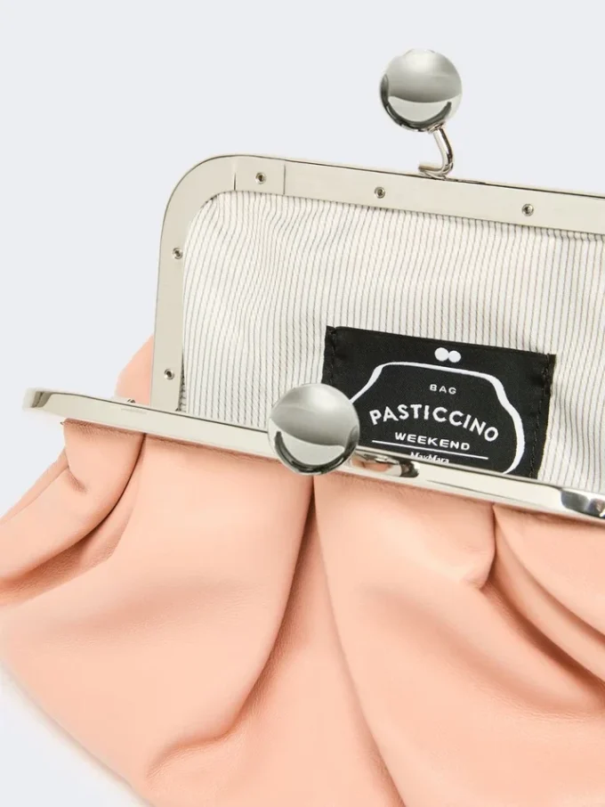 Bolsa Pasticcino pequena em pele de carneiro, rosa antigo Bolsa Pasticcino pequena em pele de carneiro, rosa antigo