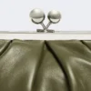 Bolsa Pasticcino pequena em pele de carneiro, verde escuro Bolsa Pasticcino pequena em pele de carneiro, verde escuro