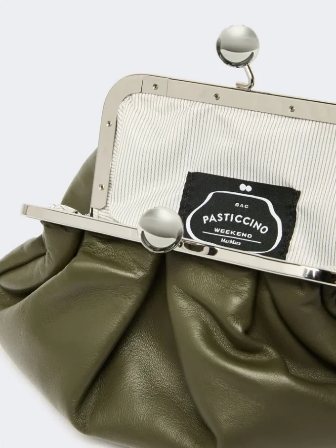 Bolsa Pasticcino pequena em pele de carneiro, verde escuro Bolsa Pasticcino pequena em pele de carneiro, verde escuro