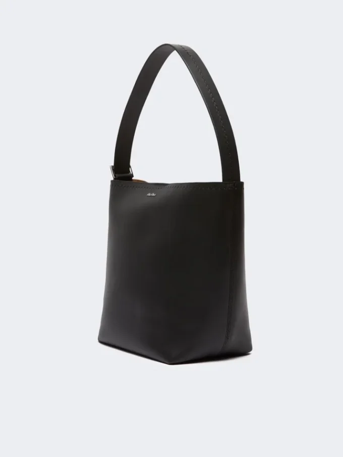 Bolsa pequena de couro Archetipo, preta Bolsa pequena de couro Archetipo, preta