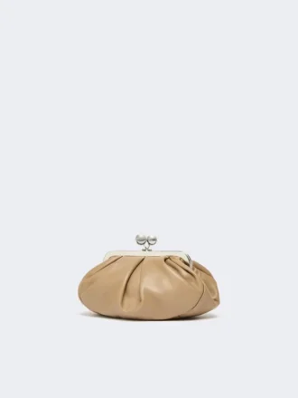 Bolsa pequena Pasticcino em pele de carneiro, cor de pomba