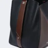 Bolsa tipo balde média, castanho avelã Bolsa tipo balde média, castanho avelã