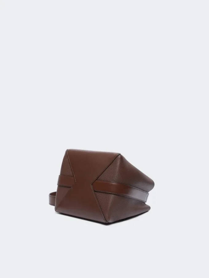 Bolsa tipo balde pequena, cor cacau Bolsa tipo balde pequena, cor cacau