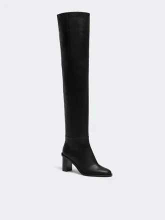 Botas de cano alto em pele, pretas
