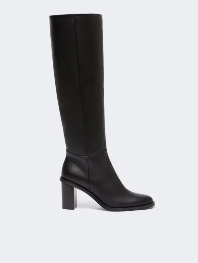 Botas de couro, pretas Botas de couro, pretas