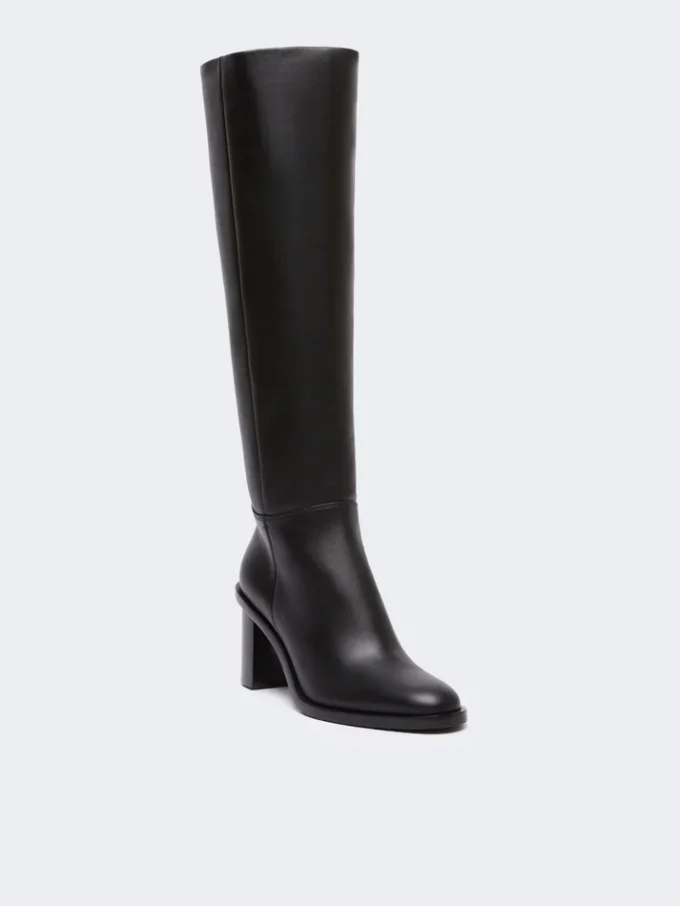 Botas de couro, pretas Botas de couro, pretas