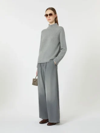 Camisola de gola alta em fio de lã e caxemira, cinzento médio