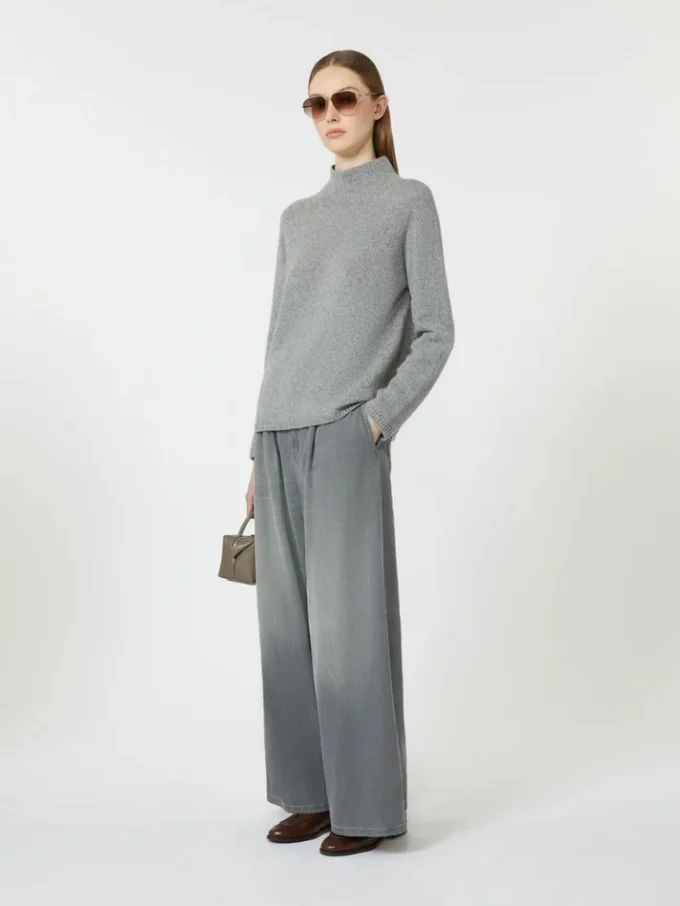 Camisola de gola alta em fio de lã e caxemira, cinzento médio Camisola de gola alta em fio de lã e caxemira, cinzento médio