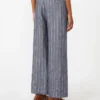 Calças de linho com riscas finas e efeito denim, azul-marinho Calças de linho com riscas finas e efeito denim, azul-marinho