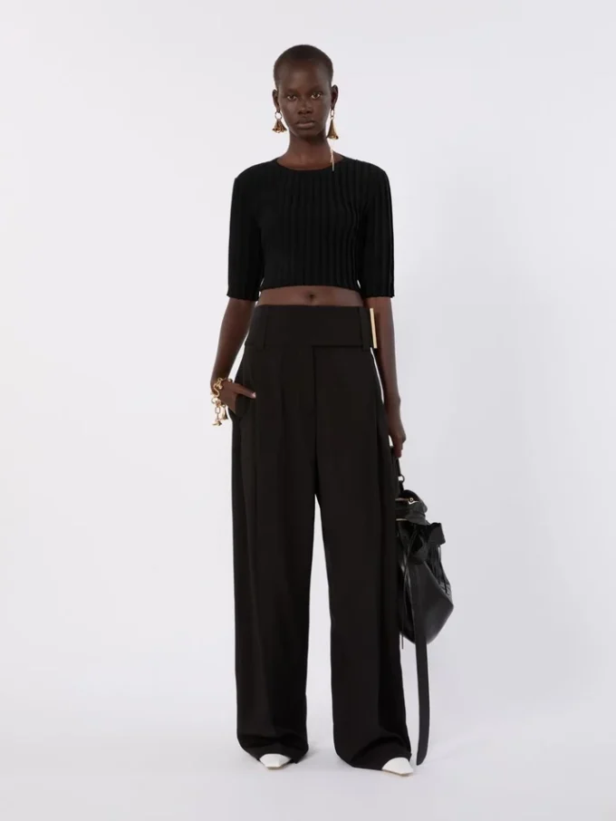 Top curto em viscose elástica, preto Top curto em viscose elástica, preto