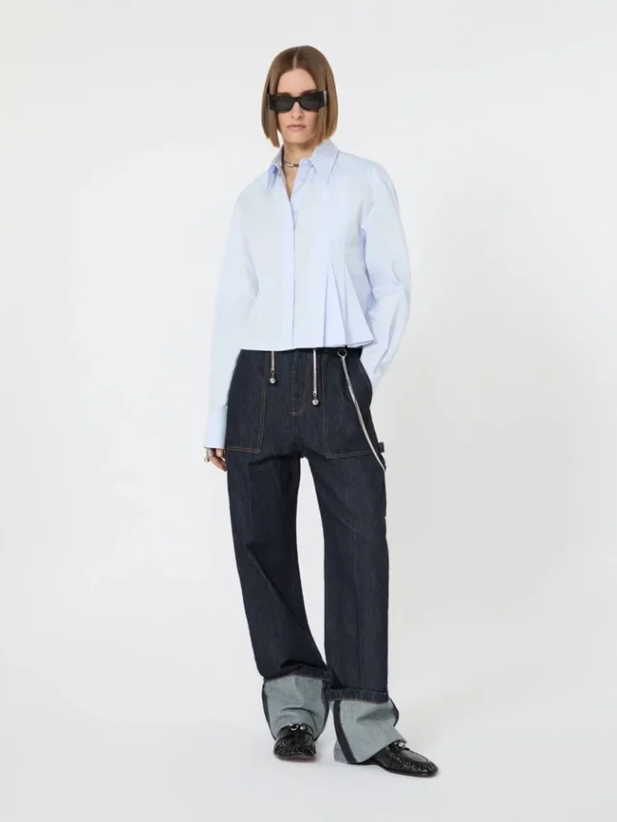 Camisa curta em popeline com pregas assimétricas, azul-celeste