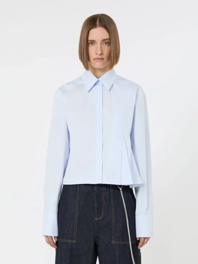 Camisa curta em popeline com pregas assimétricas, azul-celeste