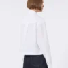 Camisa curta em popeline com pregas assimétricas, branco óptico