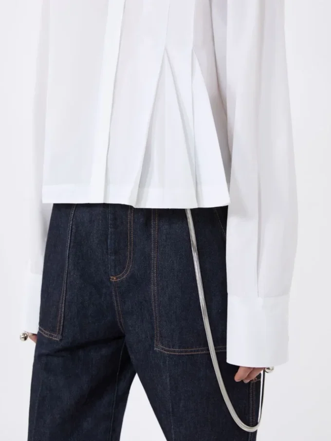 Camisa curta em popeline com pregas assimétricas, branco óptico