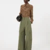 Camisa de bolso em seda estampada, cor camelo Camisa de bolso em seda estampada, cor camelo
