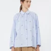 Camisa de popeline com bordados, azul claro