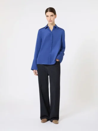 camisa em crepe de seda azul centurea 1 330x440 - Camisa em crepe de seda, azul-cent&aacute;urea