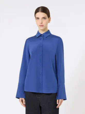 camisa em crepe de seda azul centurea 2 330x440 - Camisa em crepe de seda, azul-cent&aacute;urea