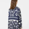 Camisa em patchwork de seda estampada, azul-marinho