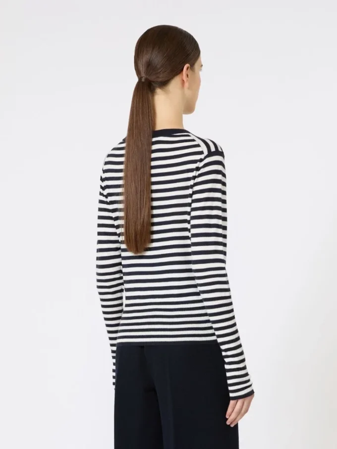 Camisola de caxemira de corte justo, cor marfim Camisola de caxemira de corte justo, cor marfim