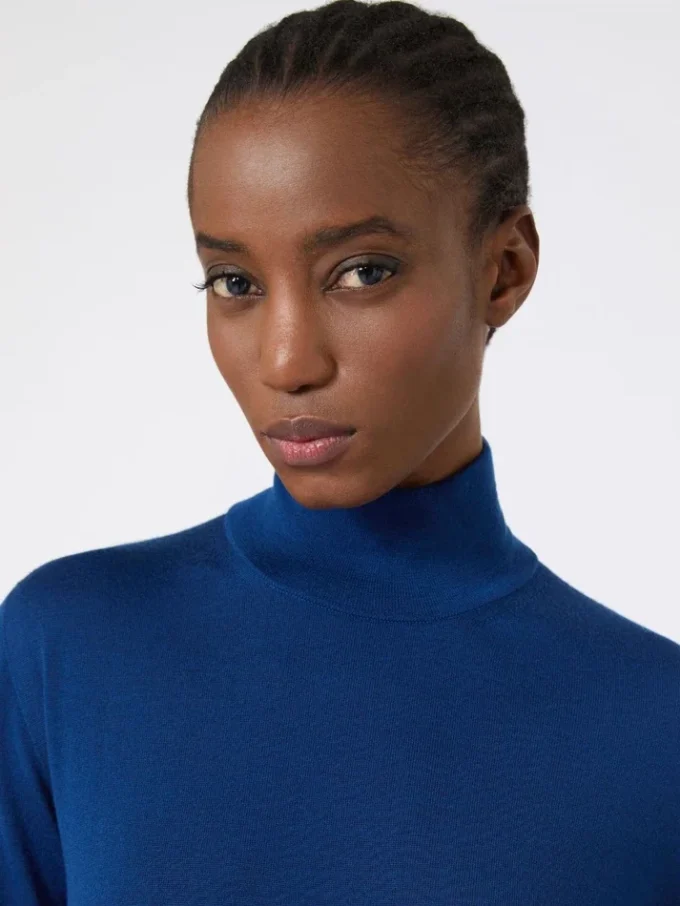 Camisola de gola alta em malha de ponto jersey de lã, azul-china