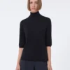 Camisola de gola alta em malha lisa de lã, azul ultramar Camisola de gola alta em malha lisa de lã, azul ultramar