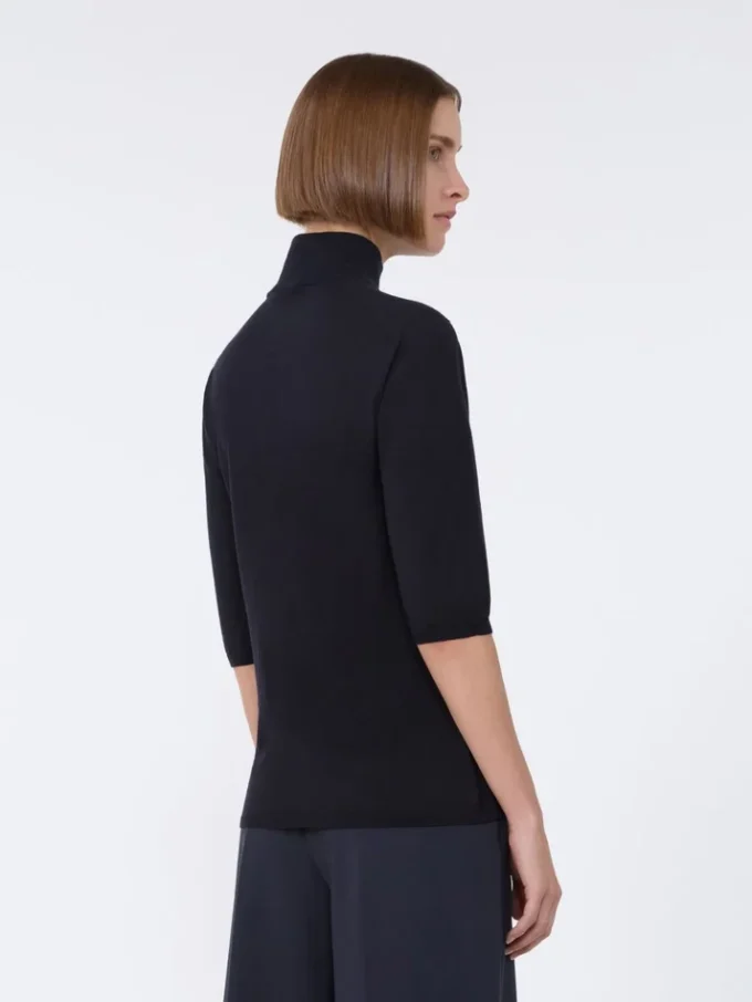 Camisola de gola alta em malha lisa de lã, azul ultramar Camisola de gola alta em malha lisa de lã, azul ultramar