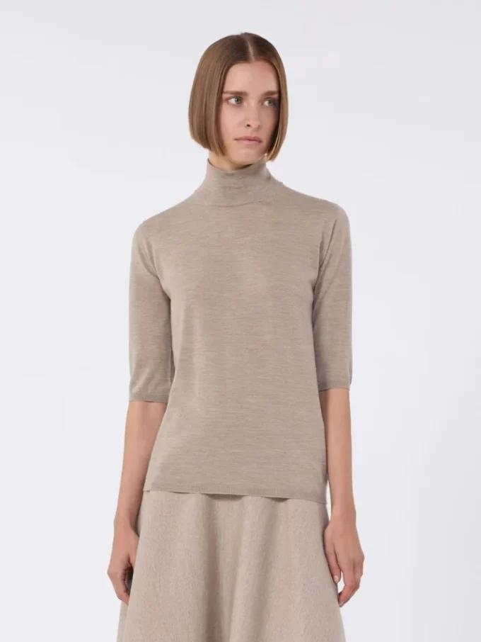 Camisola de gola alta em malha lisa de lã, castanha Camisola de gola alta em malha lisa de lã, castanha