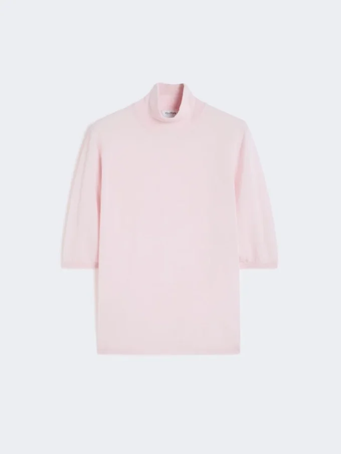Camisola de gola alta em malha lisa de lã, cor-de-rosa Camisola de gola alta em malha lisa de lã, cor-de-rosa