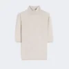 Camisola de gola alta em malha lisa de lã, cor pó Camisola de gola alta em malha lisa de lã, cor pó