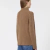 Camisola de gola alta em malha trançada de lã e caxemira, cor lama Camisola de gola alta em malha trançada de lã e caxemira, cor lama