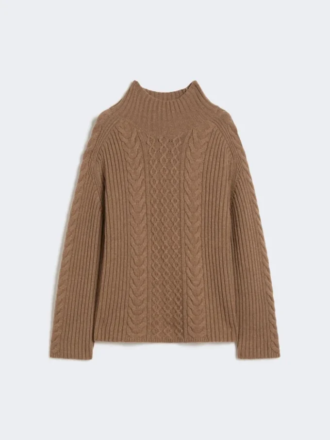 Camisola de gola alta em malha trançada de lã e caxemira, cor lama Camisola de gola alta em malha trançada de lã e caxemira, cor lama