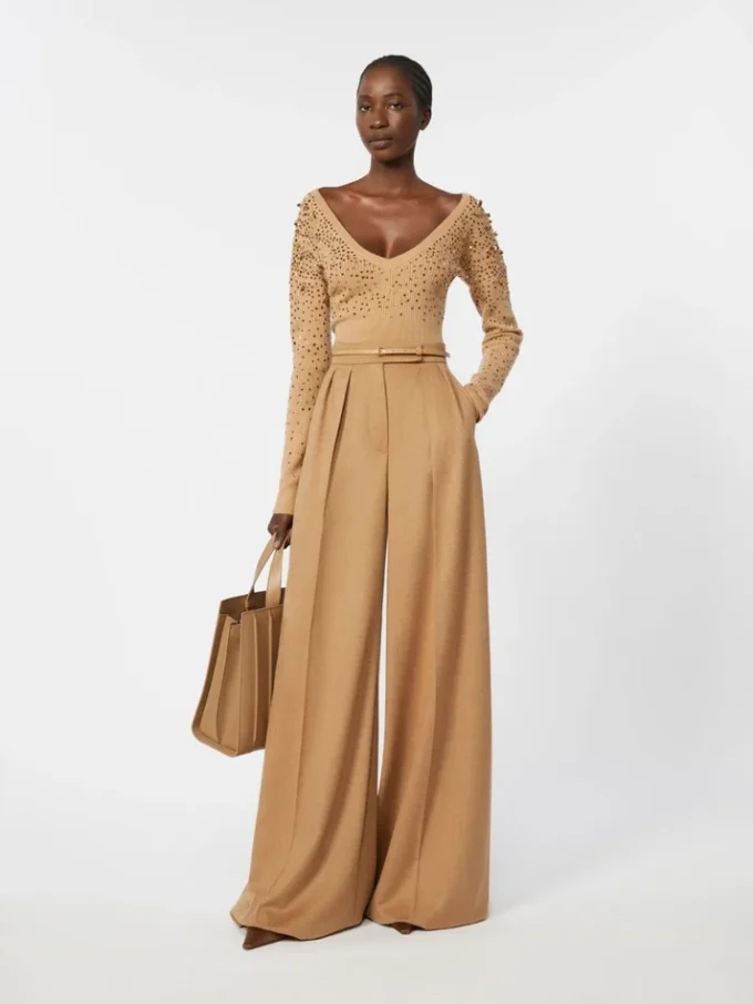 Camisola de gola em V em lã e caxemira, cor camelo Camisola de gola em V em lã e caxemira, cor camelo