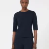 Camisola de gola redonda em crepe de viscose, azul ultramar Camisola de gola redonda em crepe de viscose, azul ultramar