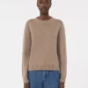 Camisola de lã e caxemira com detalhes em remendos, cor camelo Camisola de lã e caxemira com detalhes em remendos, cor camelo